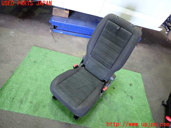 1UPJ-30577125]VW ゴルフ トゥーラン(1TCZD)2列目シート 中古_m0001.jpg