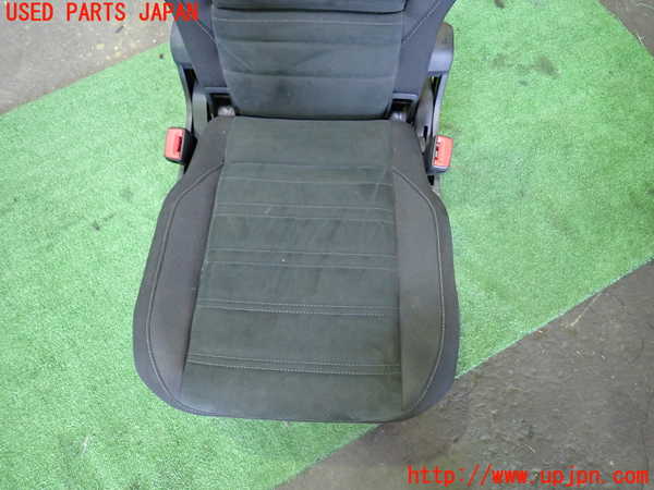 1UPJ-30577125]VW ゴルフ トゥーラン(1TCZD)2列目シート 中古_m0004.jpg