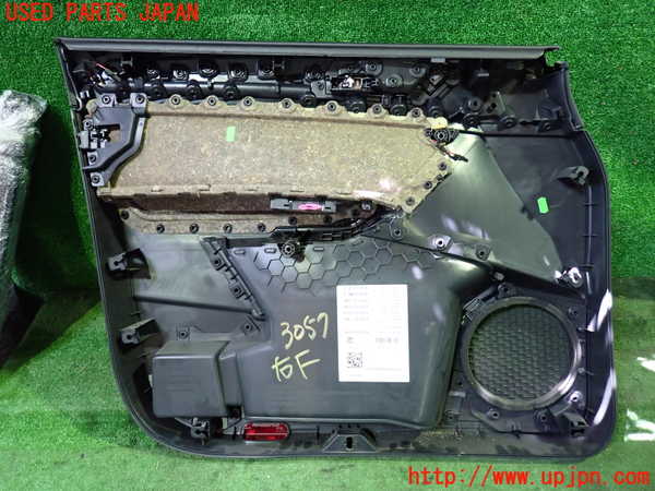 1UPJ-30571234]VW ゴルフ トゥーラン(1TCZD)右前ドア内張り 中古_m0004.jpg
