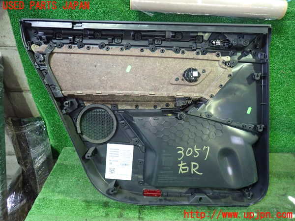 1UPJ-30571294]VW ゴルフ トゥーラン(1TCZD)右後ドア内張り 中古_m0004.jpg