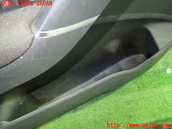 1UPJ-30571324]VW ゴルフ トゥーラン(1TCZD)左後ドア内張り 中古_m0003.jpg