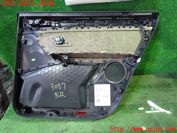 1UPJ-30571324]VW ゴルフ トゥーラン(1TCZD)左後ドア内張り 中古_m0004.jpg