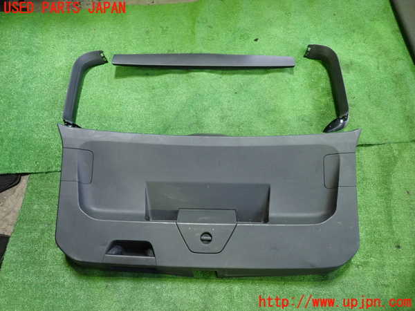 1UPJ-30571578]VW ゴルフ トゥーラン(1TCZD)バックドア内張り 中古_m0001.jpg