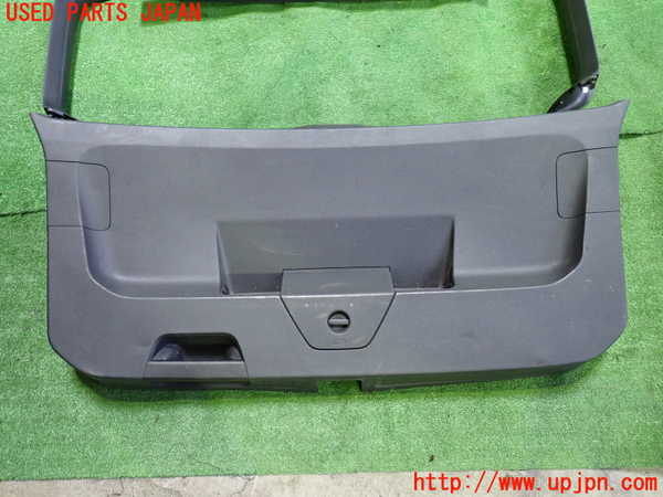 1UPJ-30571578]VW ゴルフ トゥーラン(1TCZD)バックドア内張り 中古_m0003.jpg