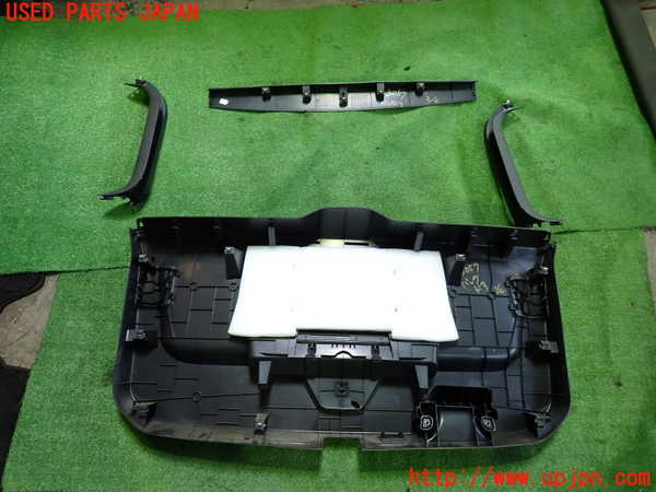 1UPJ-30571578]VW ゴルフ トゥーラン(1TCZD)バックドア内張り 中古_m0004.jpg