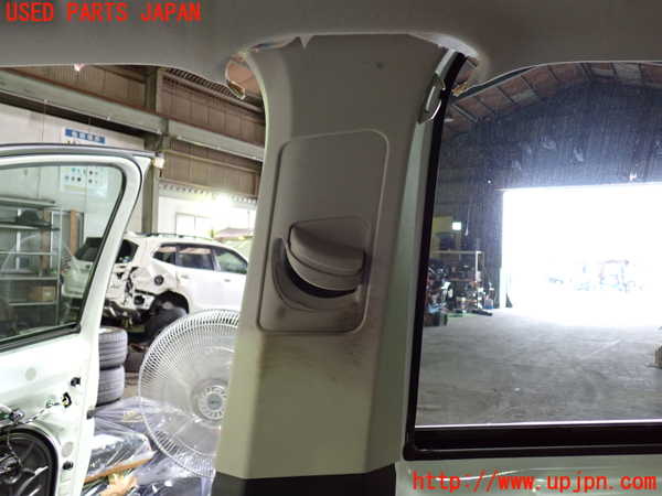 1UPJ-30577665]VW ゴルフ トゥーラン(1TCZD)右センターピラートリム 中古_m0002.jpg