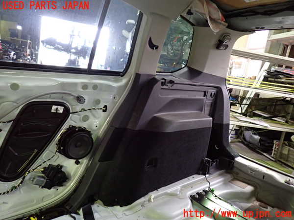 1UPJ-30577675]VW ゴルフ トゥーラン(1TCZD)右リアピラートリム 中古_m0001.jpg