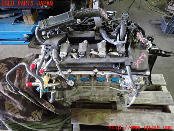 1UPJ-30582010]プリウスPHV(ZVW52)エンジン 2ZR-FXE 中古_m0002.jpg