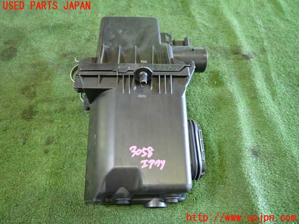 5UPJ-30582560]プリウスPHV(ZVW52)エアクリーナーボックス 中古_m0004.jpg