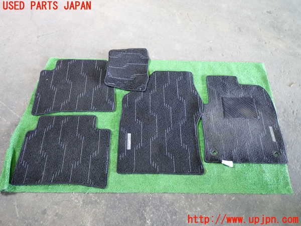 1UPJ-30587800]プリウスPHV(ZVW52)フロアマット 中古_m0001.jpg
