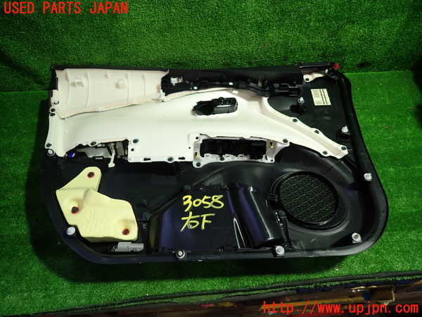 1UPJ-30581234]プリウスPHV(ZVW52)右前ドア内張り 中古_m0003.jpg