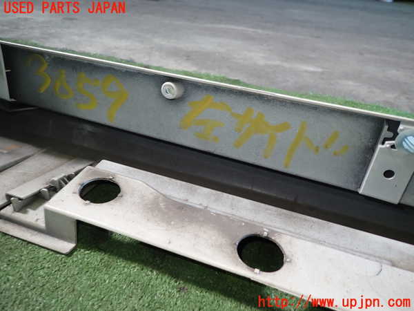 1UPJ-30591392]プリウスPHV(ZVW52)左サイドステップ 中古_m0005.jpg