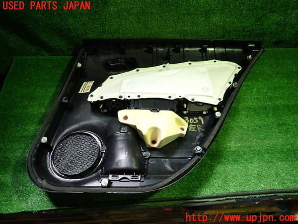 1UPJ-30591324]プリウスPHV(ZVW52)左後ドア内張り 中古_m0004.jpg