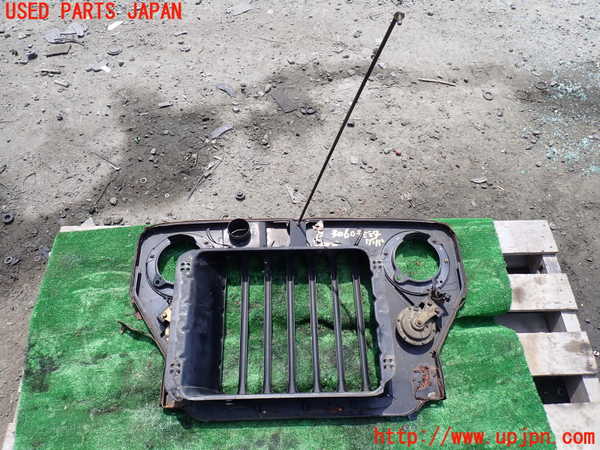 1UPJ-30601050]三菱ジープ(J53)ラジエターグリル 中古_m0004.jpg