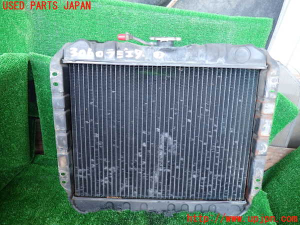 1UPJ-30602321]三菱ジープ(J53)ラジエーター1 中古_m0001.jpg
