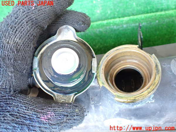1UPJ-30602321]三菱ジープ(J53)ラジエーター1 中古_m0003.jpg