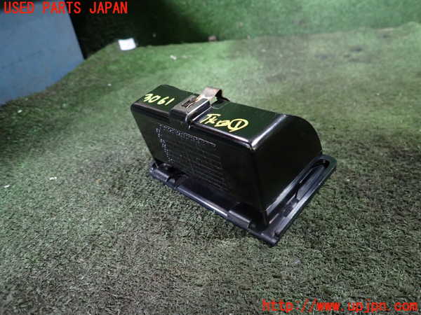 1UPJ-30617821]起亜(KIA)・ビガート(VIGATO)(不明)灰皿1 中古_m0003.jpg