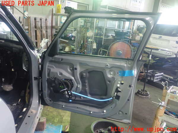 1UPJ-30621230]BMW ミニ(MINI)クーパーS F55(XS20)右前ドア 中古 AGC M25 43R-00049_m0005.jpg