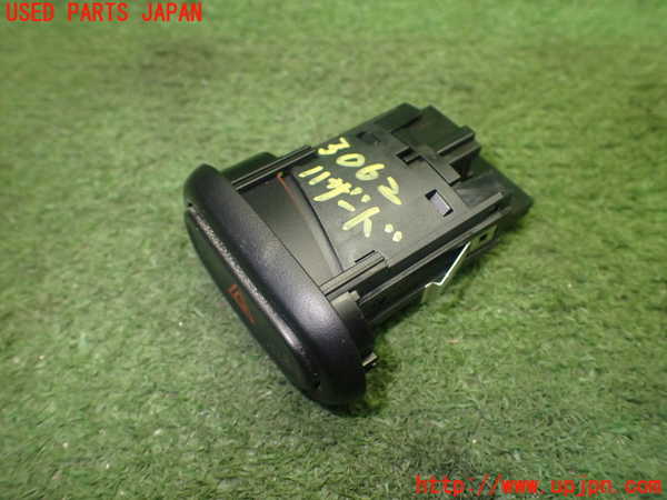 1UPJ-30626290]BMW ミニ(MINI)クーパーS F55(XS20)ハザードスイッチ 中古_m0002.jpg