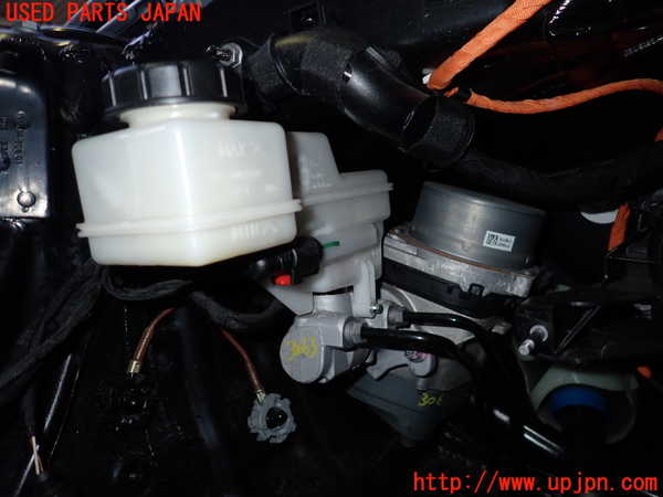 2UPJ-30634050]アウディ・Q4 スポーツバック e-tron(FZEBJ)ブレーキマスターシリンダー 中古_m0001.jpg