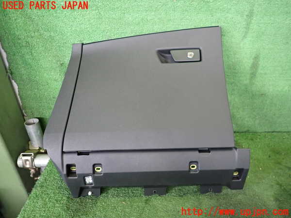 2UPJ-30637516]アウディ・Q4 スポーツバック e-tron(FZEBJ)グローブボックス1 中古_m0001.jpg