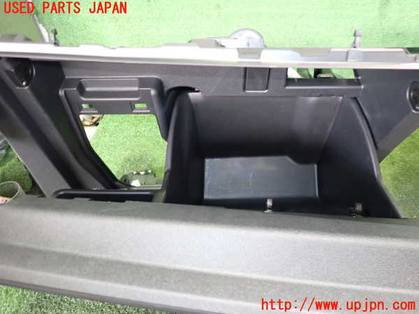 2UPJ-30637516]アウディ・Q4 スポーツバック e-tron(FZEBJ)グローブボックス1 中古_m0002.jpg