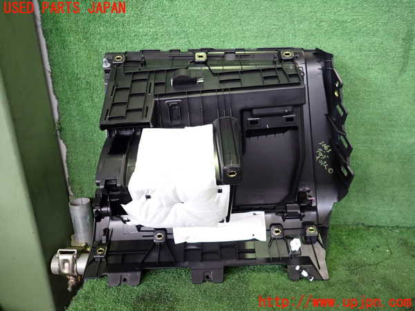 2UPJ-30637516]アウディ・Q4 スポーツバック e-tron(FZEBJ)グローブボックス1 中古_m0003.jpg