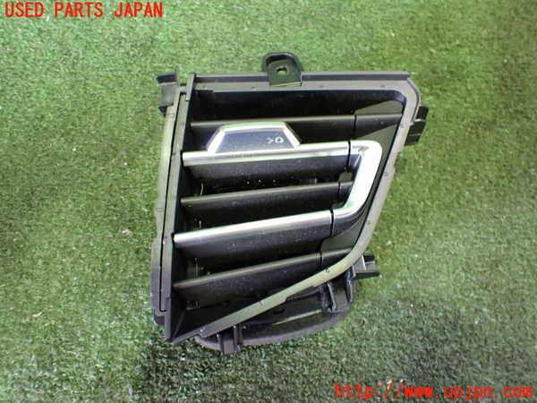 2UPJ-30637528]アウディ・Q4 スポーツバック e-tron(FZEBJ)エアコン吹き出し口3 (右) 中古_m0001.jpg