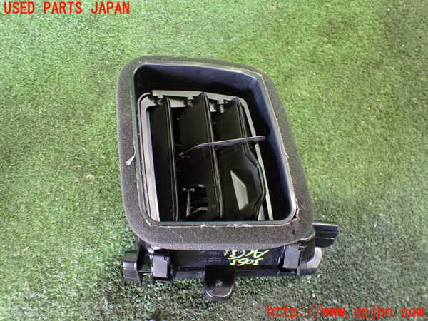 2UPJ-30637528]アウディ・Q4 スポーツバック e-tron(FZEBJ)エアコン吹き出し口3 (右) 中古_m0002.jpg