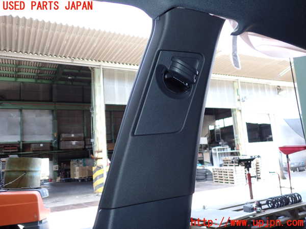2UPJ-30637665]アウディ・Q4 スポーツバック e-tron(FZEBJ)右センターピラートリム 中古_m0002.jpg