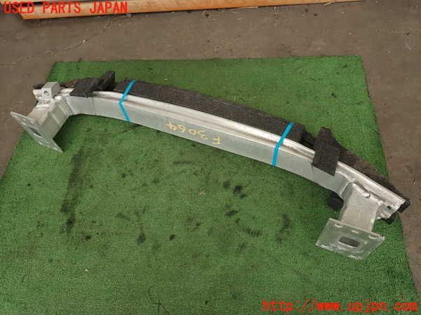 2UPJ-30641014]アウディ・TT クーペ(8JCCZF)フロントバンパーホースメント 中古_m0002.jpg