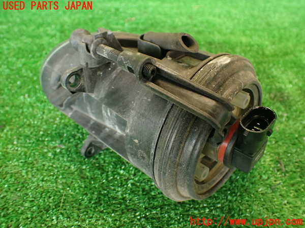 2UPJ-30641182]アウディ・TT クーペ(8JCCZF)左フォグ 中古_m0003.jpg