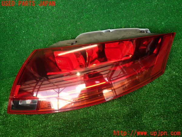 2UPJ-30641530]アウディ・TT クーペ(8JCCZF)右テールランプ 中古_m0001.jpg