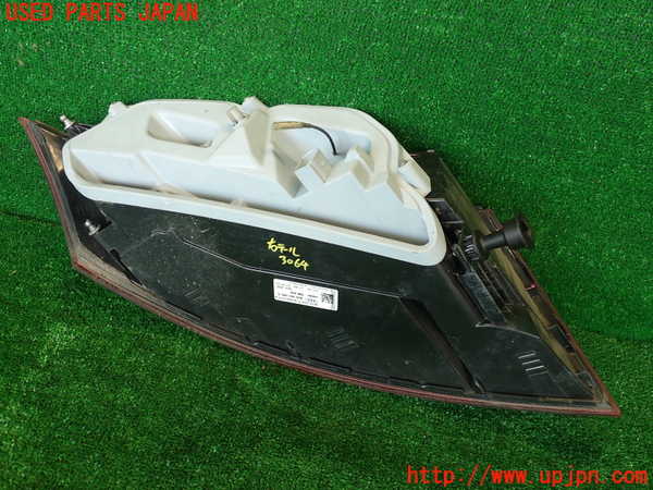 2UPJ-30641530]アウディ・TT クーペ(8JCCZF)右テールランプ 中古_m0004.jpg