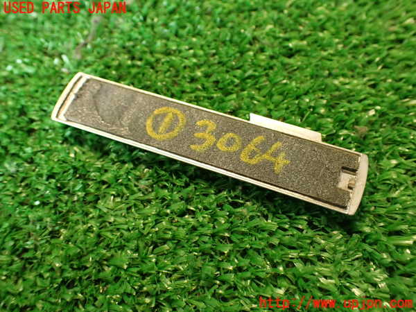 2UPJ-30641631]アウディ・TT クーペ(8JCCZF)エンブレム1 中古_m0002.jpg