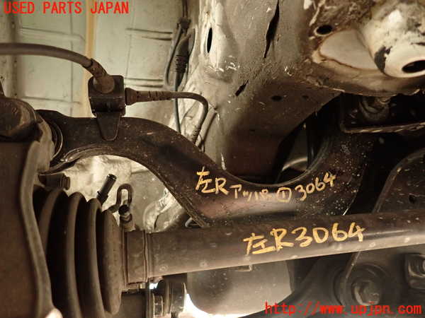 2UPJ-30645156]アウディ・TT クーペ(8JCCZF)左リアアッパーアーム1 中古_m0001.jpg