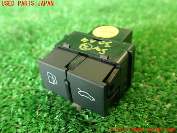2UPJ-30646307]アウディ・TT クーペ(8JCCZF)スイッチ2 中古_m0001.jpg