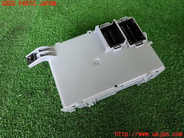 2UPJ-30656741]フィアット・500(31209)ヒューズボックス1 中古_m0002.jpg