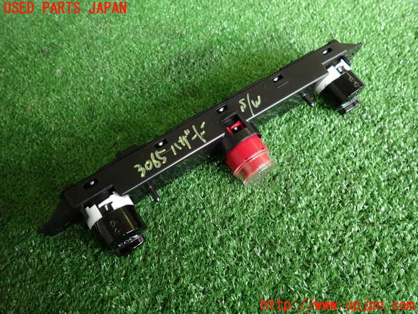 2UPJ-30656290]フィアット・500(31209)ハザードスイッチ 中古_m0002.jpg