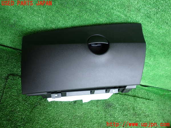 2UPJ-30657516]フィアット・500(31209)グローブボックス1 中古_m0001.jpg