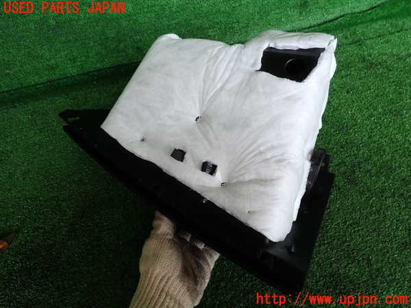 2UPJ-30657516]フィアット・500(31209)グローブボックス1 中古_m0002.jpg