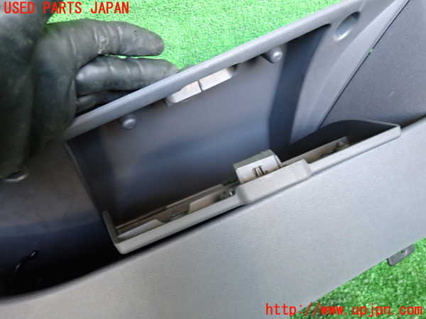 2UPJ-30667516]フィアット・500(31209)グローブボックス1 中古_m0002.jpg