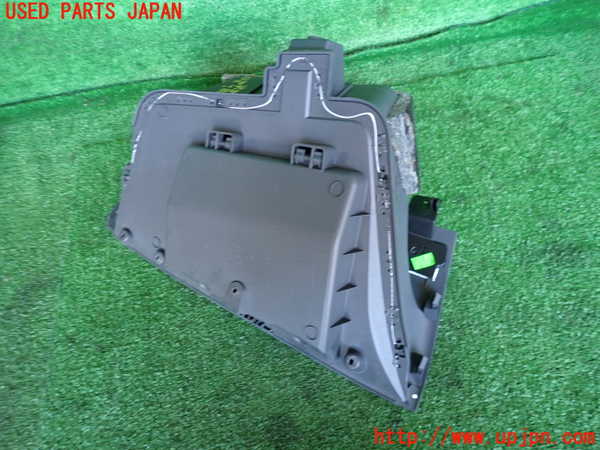2UPJ-30667516]フィアット・500(31209)グローブボックス1 中古_m0003.jpg