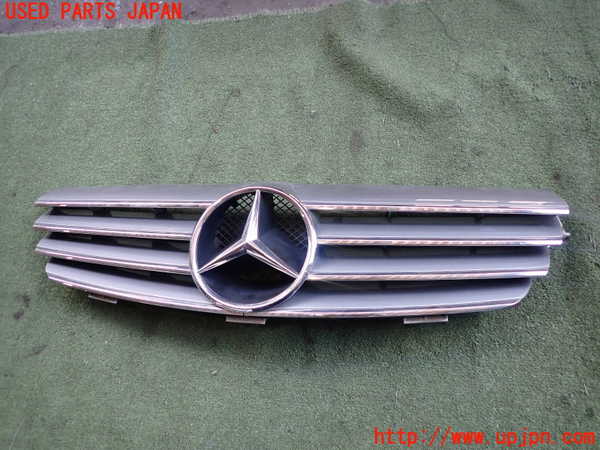 2UPJ-30671050]ベンツCLK320(209365)ラジエターグリル 中古 C209_m0001.jpg