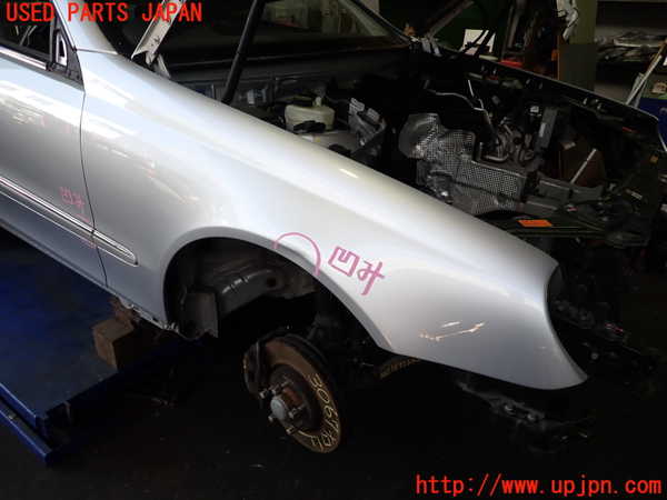 2UPJ-30671080]ベンツCLK320(209365)右前フェンダー 中古 C209_m0001.jpg