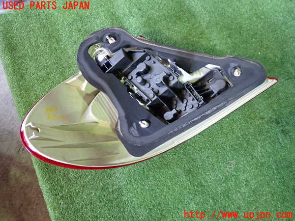 2UPJ-30671530]ベンツCLK320(209365)右テールランプ 中古 C209_m0002.jpg