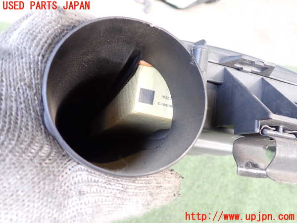 2UPJ-30672560]ベンツCLK320(209365)エアクリーナーボックス 中古 C209_m0003.jpg