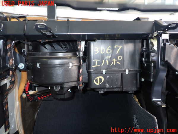 2UPJ-30676081]ベンツCLK320(209365)エバポレーター1 中古 C209_m0002.jpg