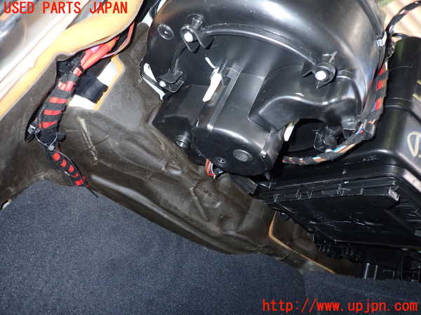 2UPJ-30676081]ベンツCLK320(209365)エバポレーター1 中古 C209_m0003.jpg