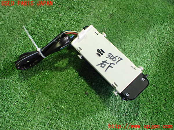 2UPJ-30676240]ベンツCLK320(209365)右パワーウィンドウスイッチ 中古 C209_m0002.jpg